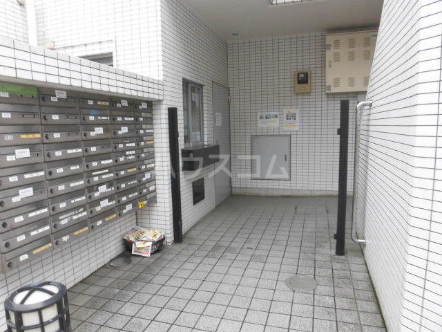 25/30 エントランス