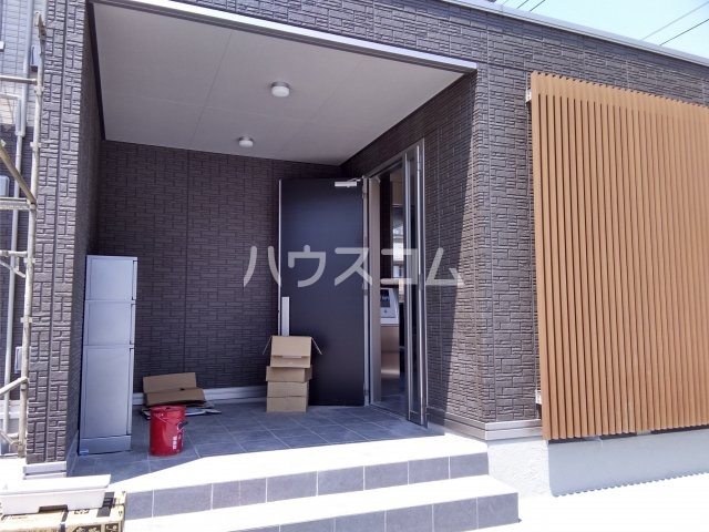 26/28 エントランス