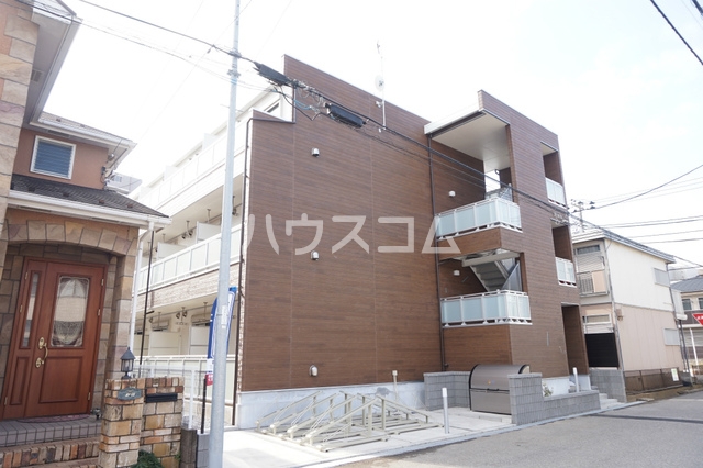 21/30 エントランス