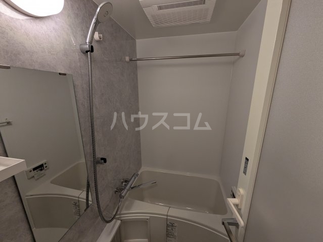 13/27 浴室