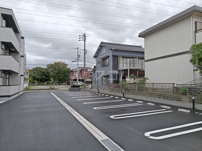 17/27 駐車場