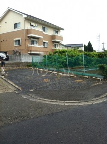 13/15 駐車場