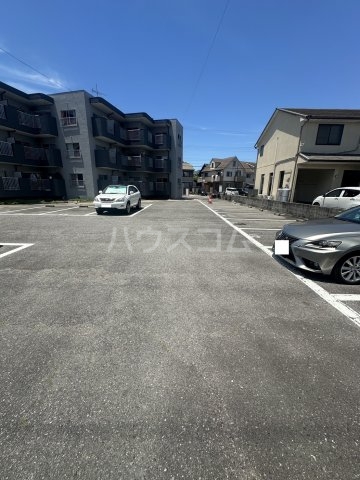 16/18 駐車場