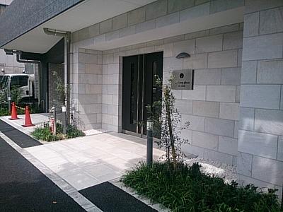 13/23 エントランス