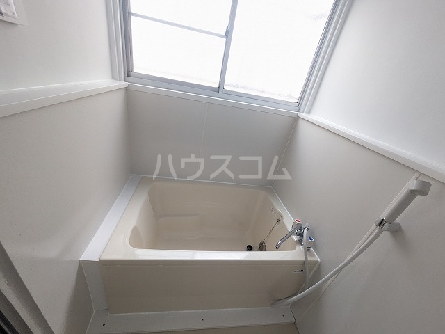 13/30 浴室