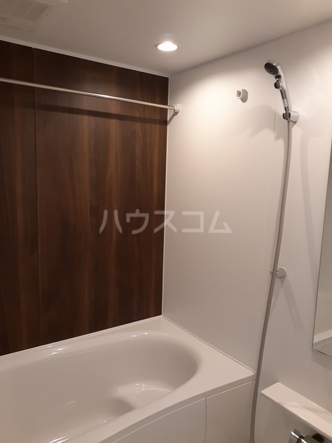 13/28 浴室
