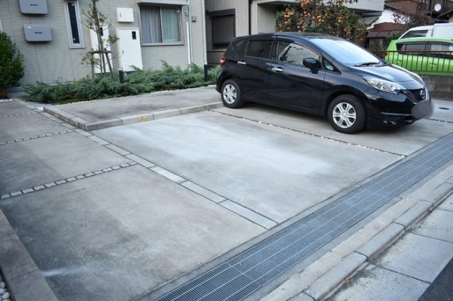 24/28 駐車場