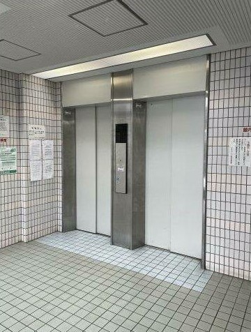 20/30 エントランス