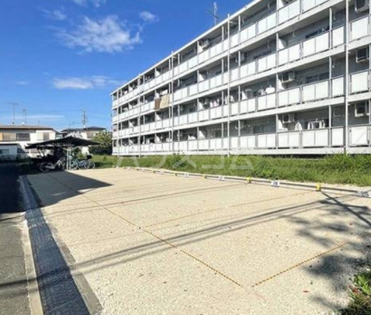 16/25 駐車場