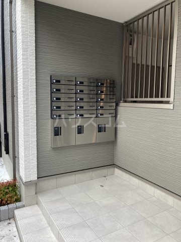 26/30 エントランス