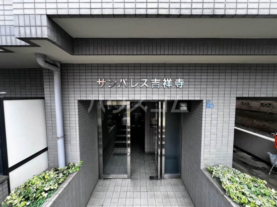 19/21 エントランス