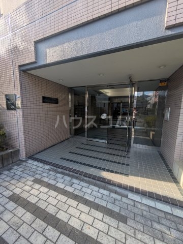 2/4 エントランス