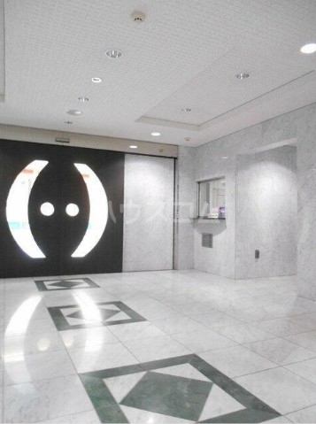 20/30 エントランス
