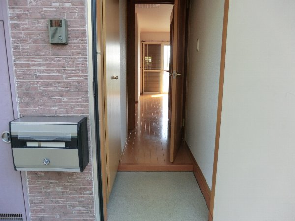 22/26 エントランス