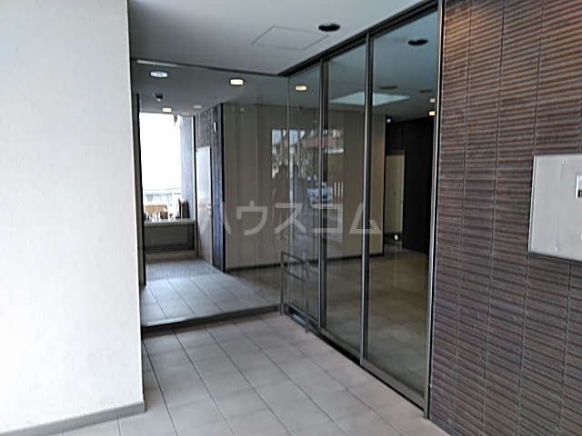 17/25 エントランス