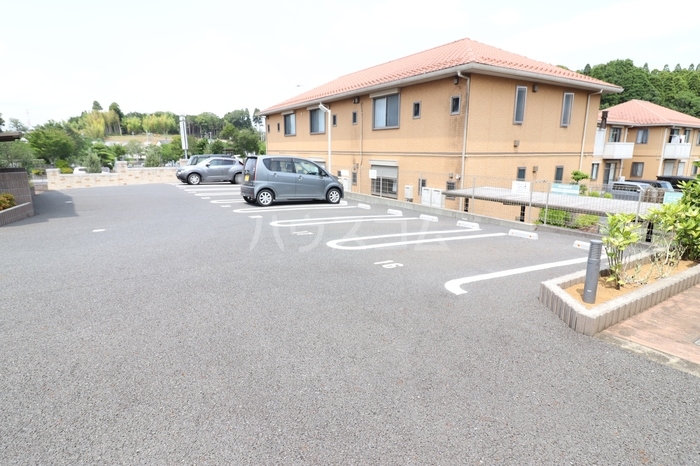20/23 駐車場
