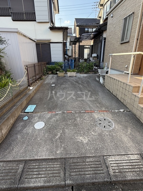 16/25 駐車場