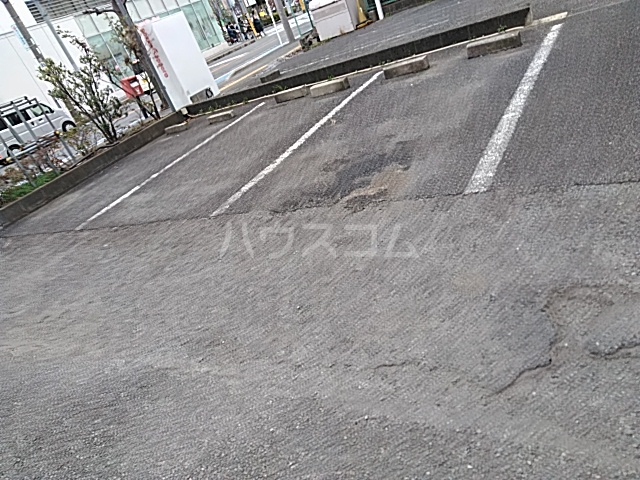 23/30 駐車場