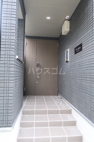 20/26 エントランス