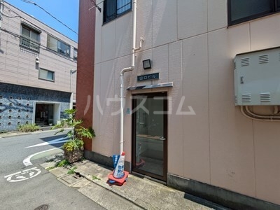 18/22 エントランス