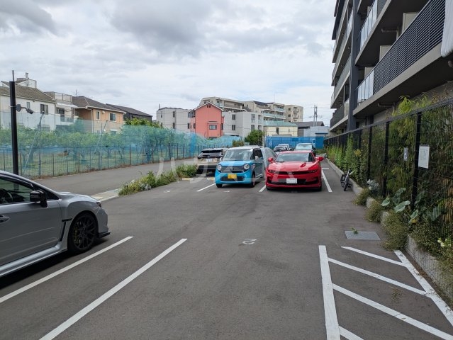 28/30 駐車場