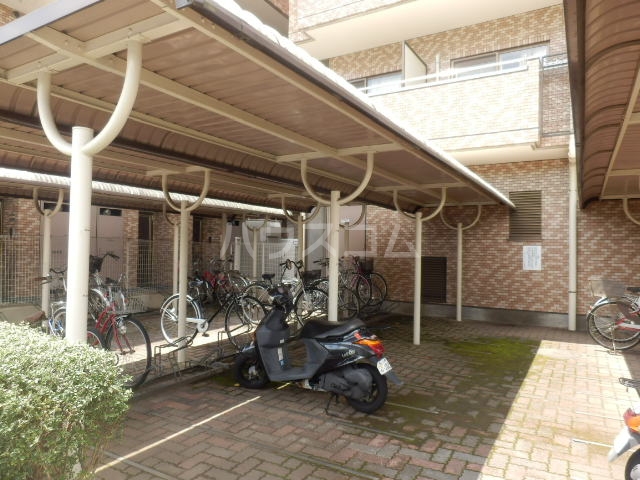 18/23 駐車場