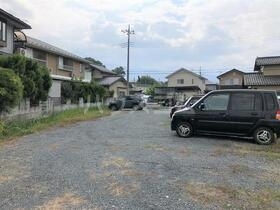 16/17 駐車場