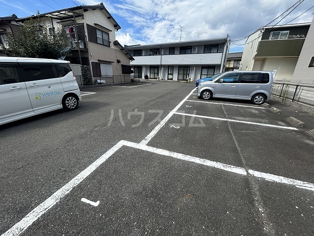 23/30 駐車場
