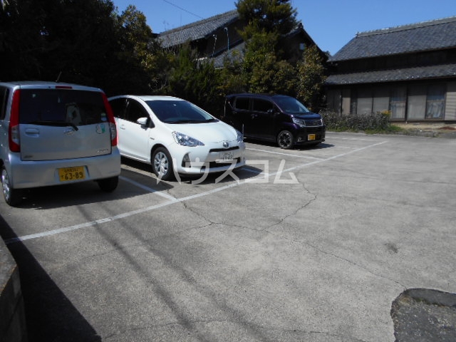22/30 駐車場