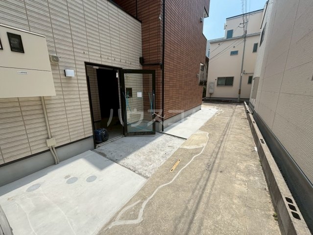 21/26 エントランス