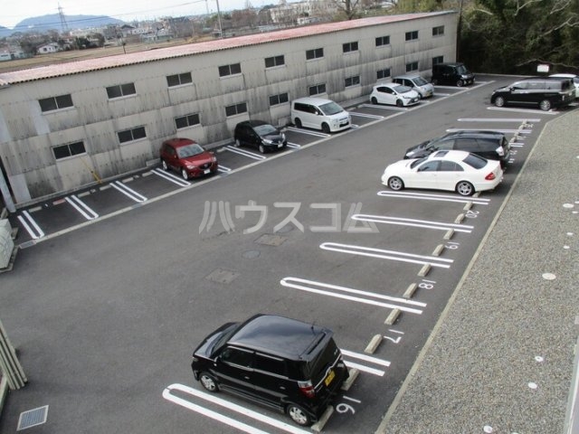 18/25 駐車場