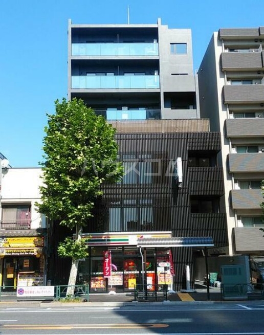 2/4 エントランス