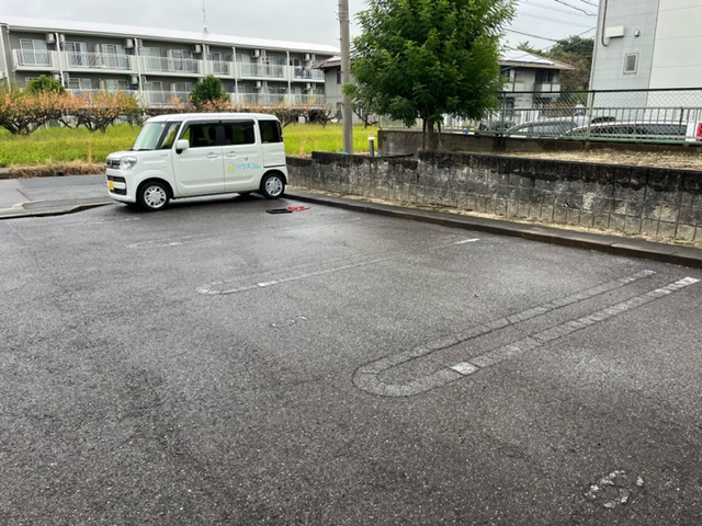 23/30 駐車場