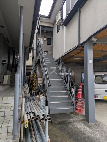 25/29 エントランス