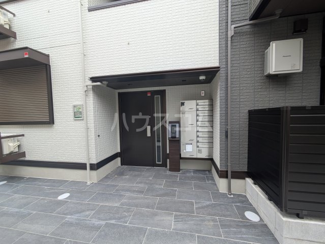 25/30 エントランス