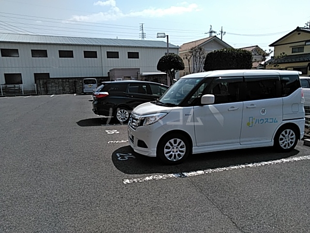 22/30 駐車場