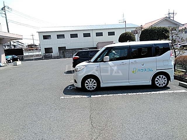 23/30 駐車場