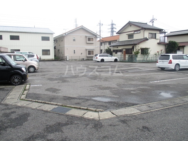 22/30 駐車場