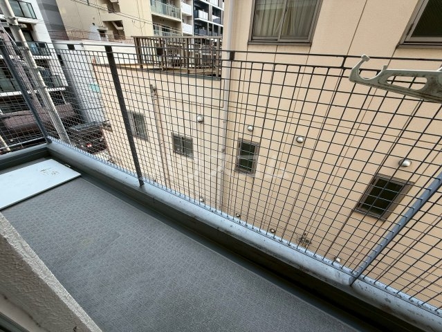 23/30 バルコニー