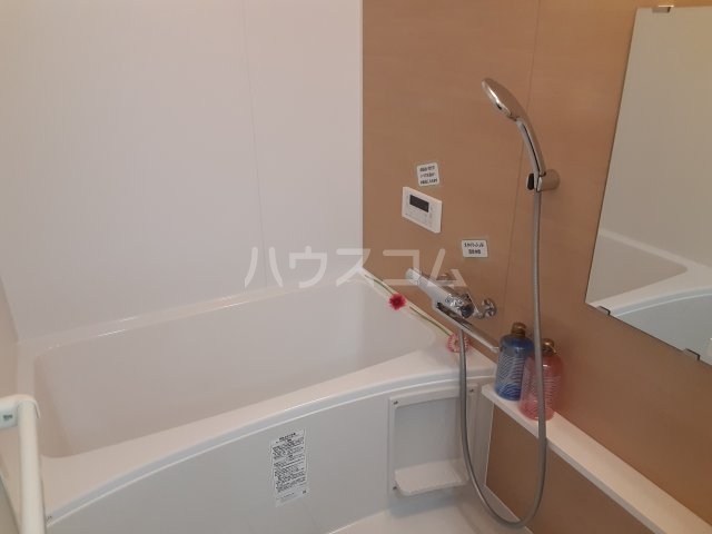 13/30 浴室