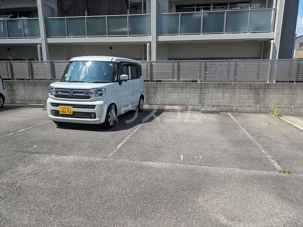 22/30 駐車場