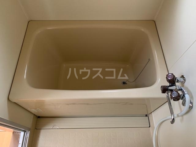 8/10 浴室
