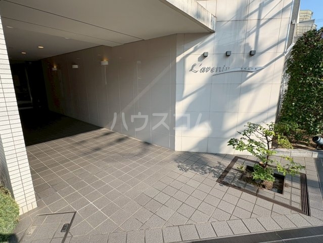 25/30 エントランス