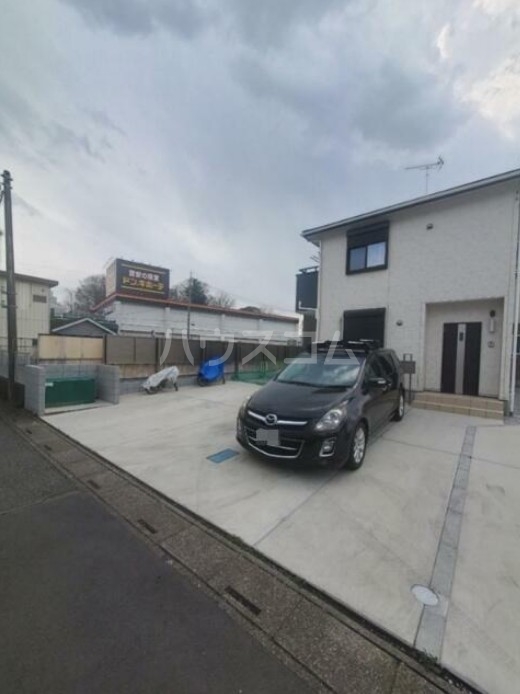 20/29 駐車場