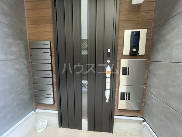 22/30 エントランス
