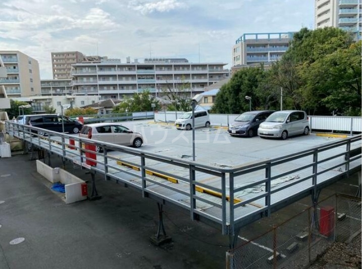 2/7 駐車場