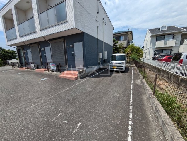 2/3 駐車場