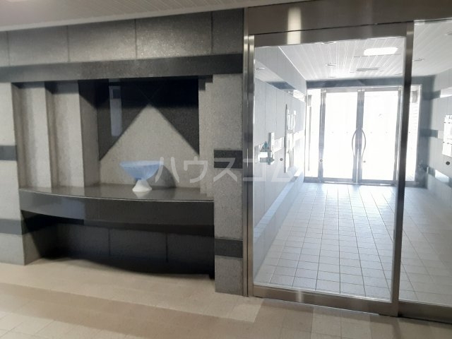 25/30 エントランス