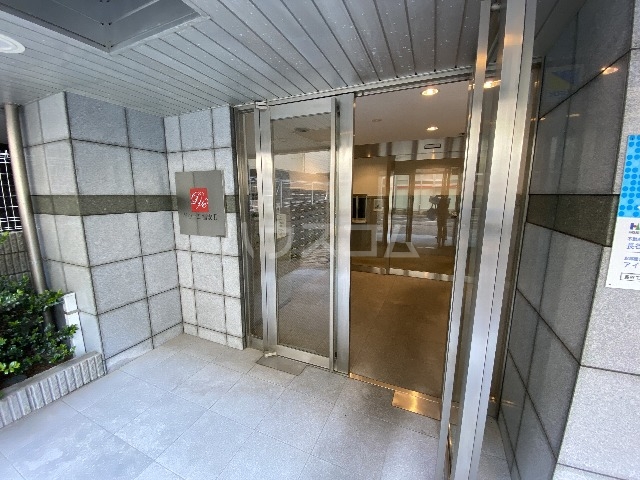 20/30 エントランス