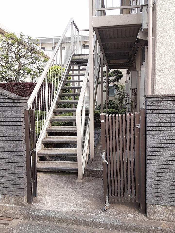 26/30 エントランス